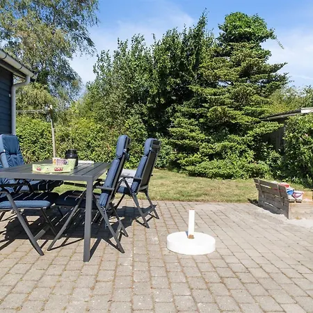Winona - 300m From The Sea By Interhome