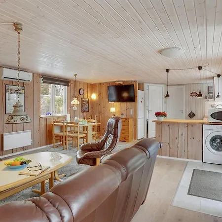 Winona - 300m From The Sea By Interhome * Bøtø By